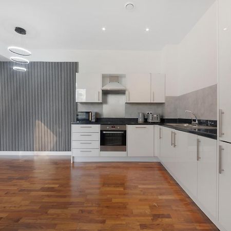 Riverside 2 Bedroom Stratford London Bagian luar foto